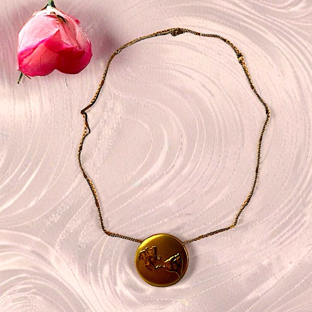 Vintage Gold Necklace Timeless Elegance
